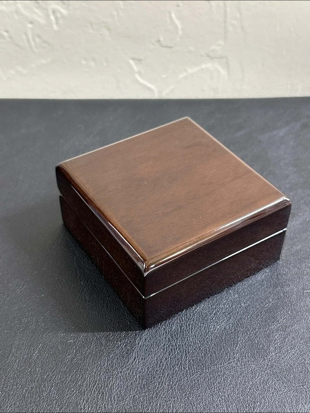 Premium Wooden Pendant Necklace Gift Box - Glossy Brown Lacquer Finish New